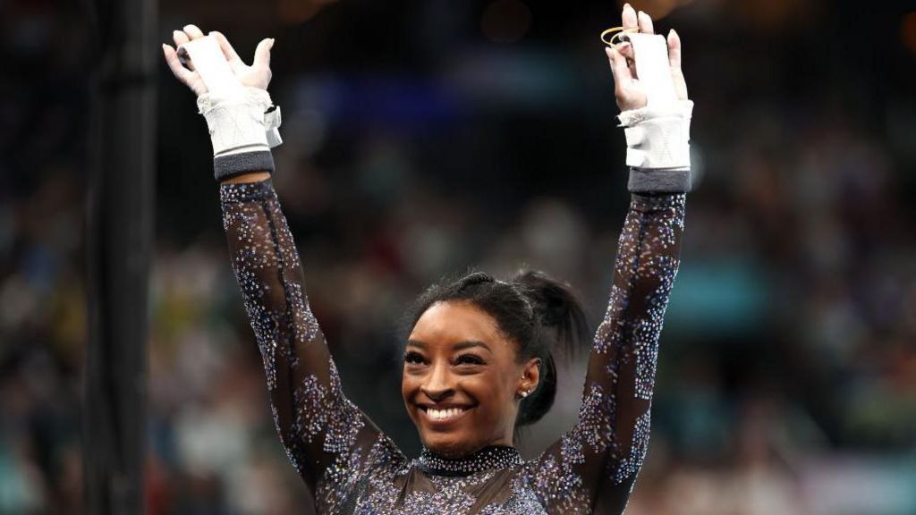 simone biles smiles