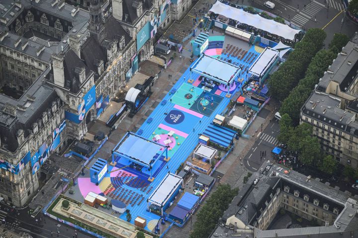 An aerial photo of the Hôtel de Ville square.