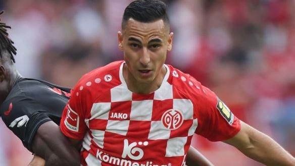 Anwar El Ghazi playing for Bundesliga club Mainz