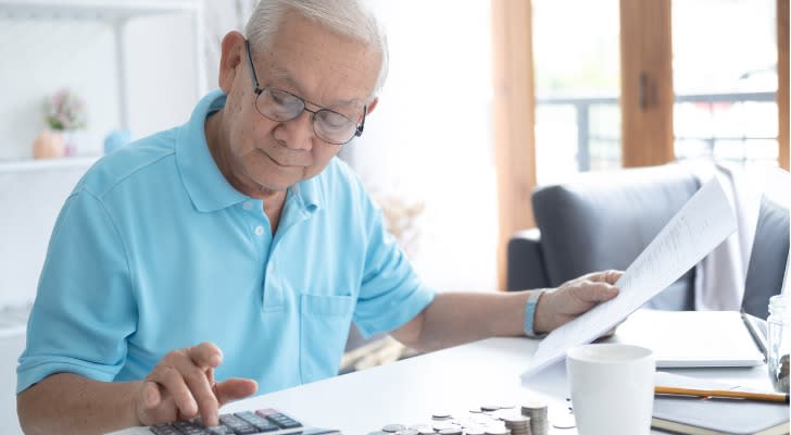 A 73-year-old retiree calculates his RMD for the year.