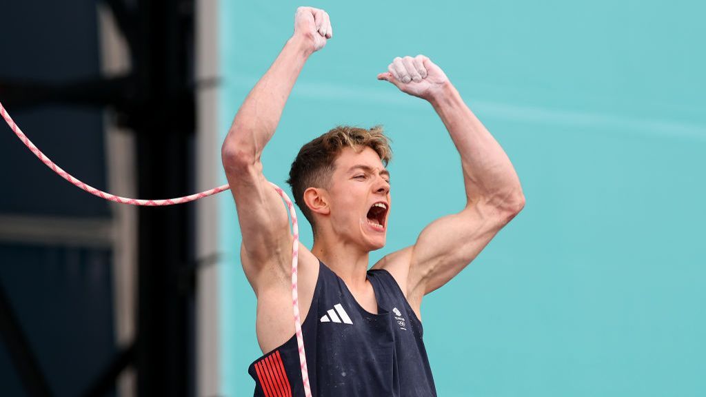  Toby Roberts of Great Britain celebrates