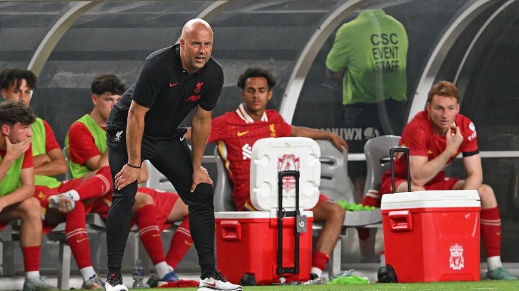 New Liverpool boss Arne Slot looks on during Liverpool's friendly with Arsenal