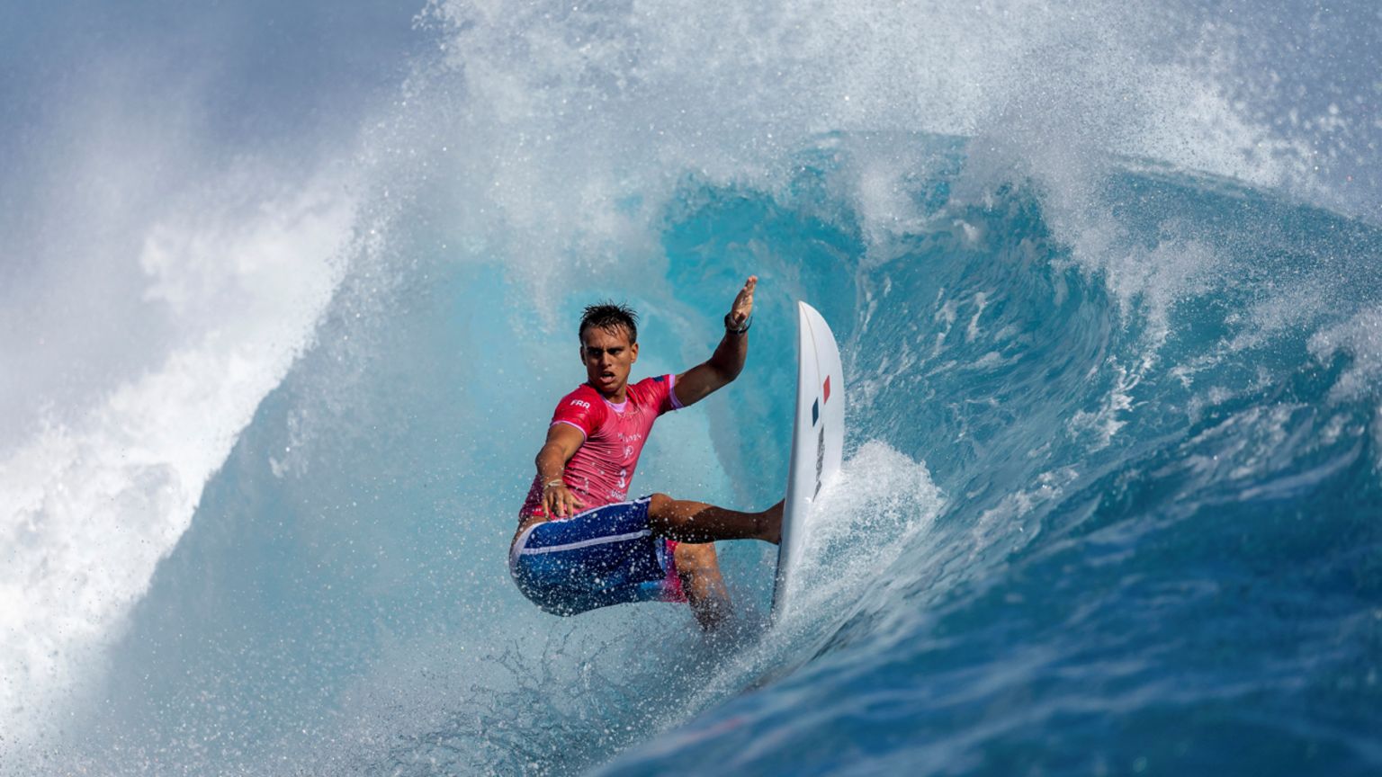 Kauli Vaast surfs en route to becoming the 2024 Olympic champion