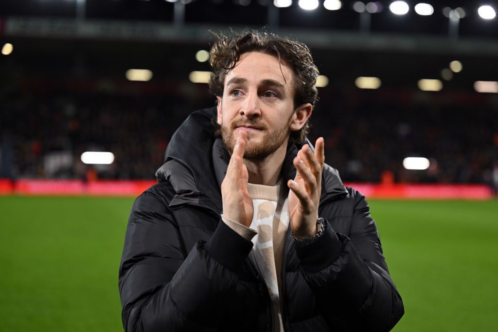 Tom Lockyer applauds Luton fans