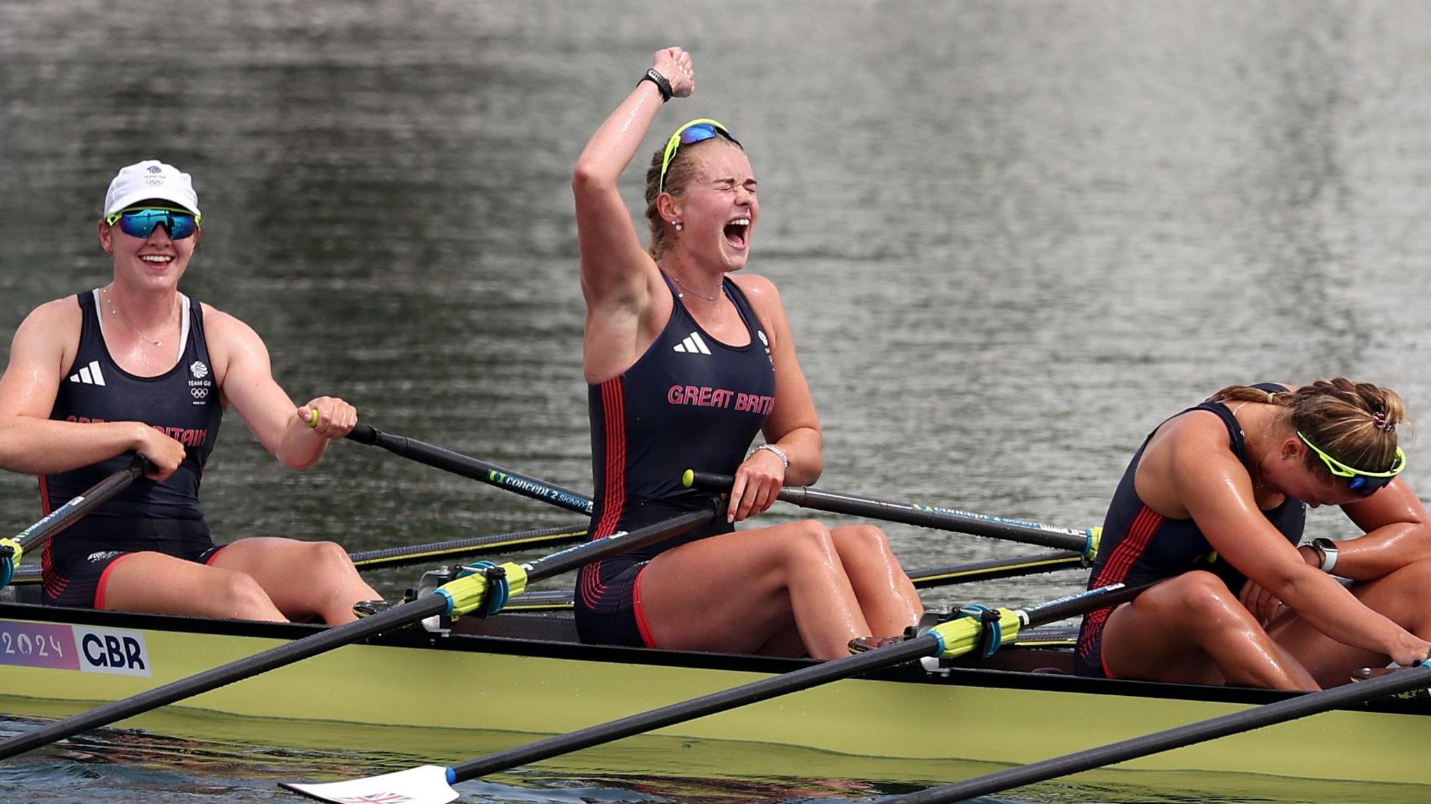 Hannah Scott celebrates winning a gold medal